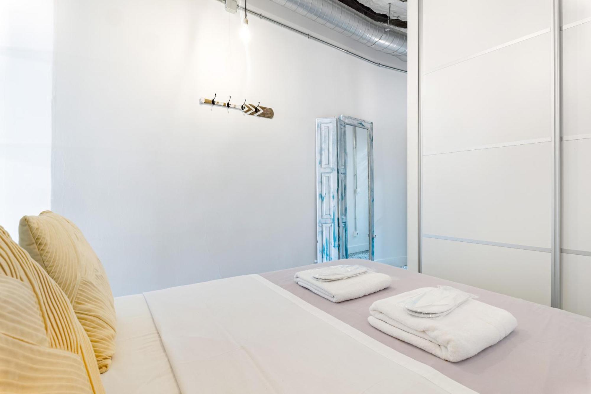 Vintage Apartment Near Puerta Del Sol Madrid Kültér fotó